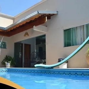  Casa de Férias Linda Casa Com Sauna, Hidromassagem, Piscina, Cascata, Churrasqueira E Master!!